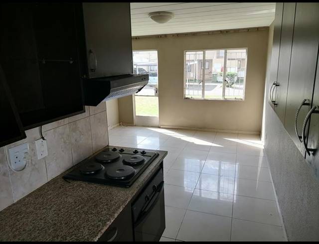 2 BEDROOM APARTMENT FOR SALE IN GLEN MARAIS